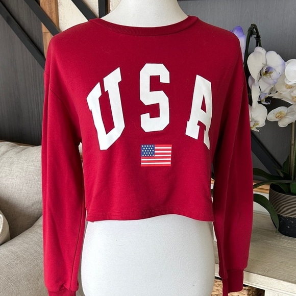 🇺🇸 Tops - Women's Red USA Graphic Sweatshirt women’s tee top size small